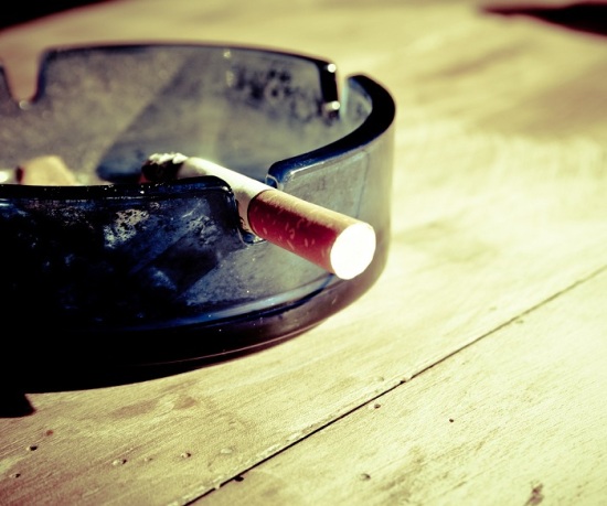 Cenicero colilla Qué relación existe entre tabaco y asma